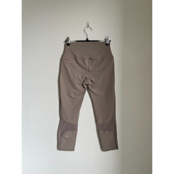 Alo Yoga High-Waist Coast Capri in Beige Size SMALL - Picture 3 of 6